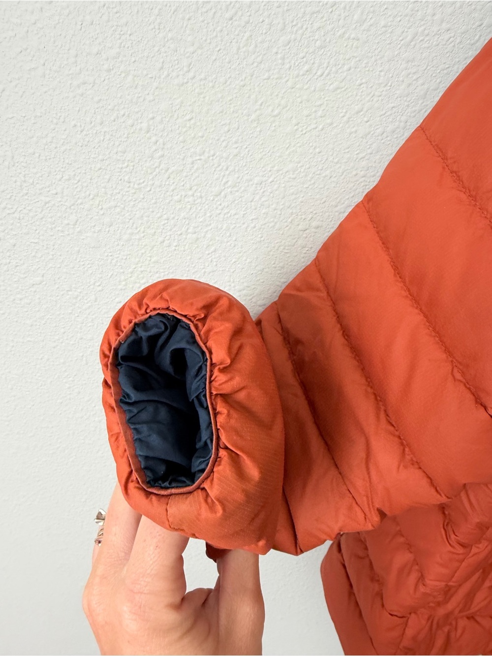 Patagonia Rust Orange Down Sweater Jacket Boys XS - Picture 9 of 9